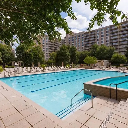 Awesome 1 Bedroom Apt + Den At Crystal City With Gym Arlington Exterior foto
