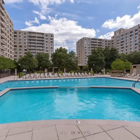 Awesome 1 Bedroom Apt + Den At Crystal City With Gym Arlington Exterior foto